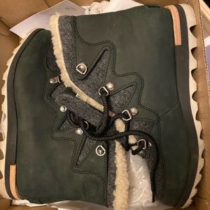 Sorel sneak Chuc alpine holiday boot